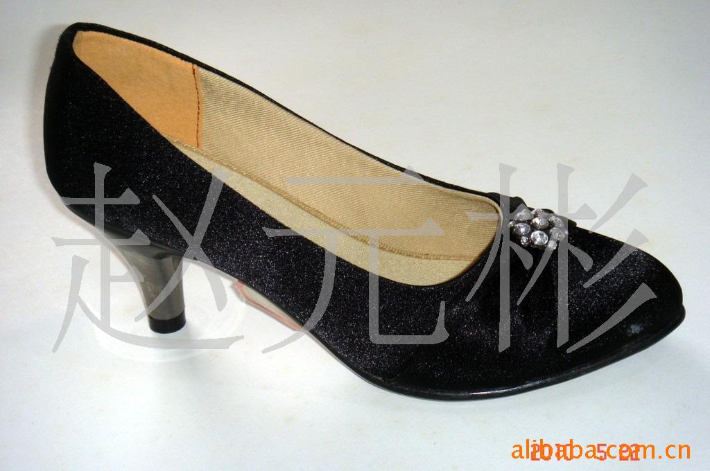 【莱阳福莱登鞋业】<em>特价批发</em>老北京布鞋 <em>女鞋</em>