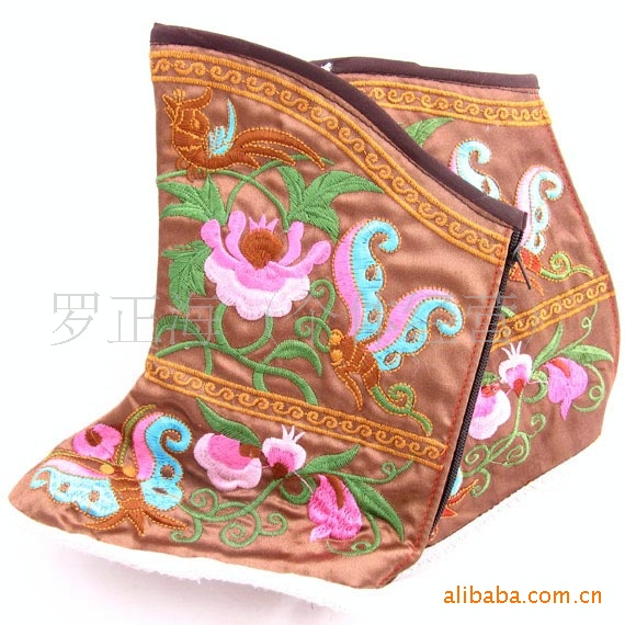 云南 民族 手工艺品 绣花鞋 绣花靴子_云南_女